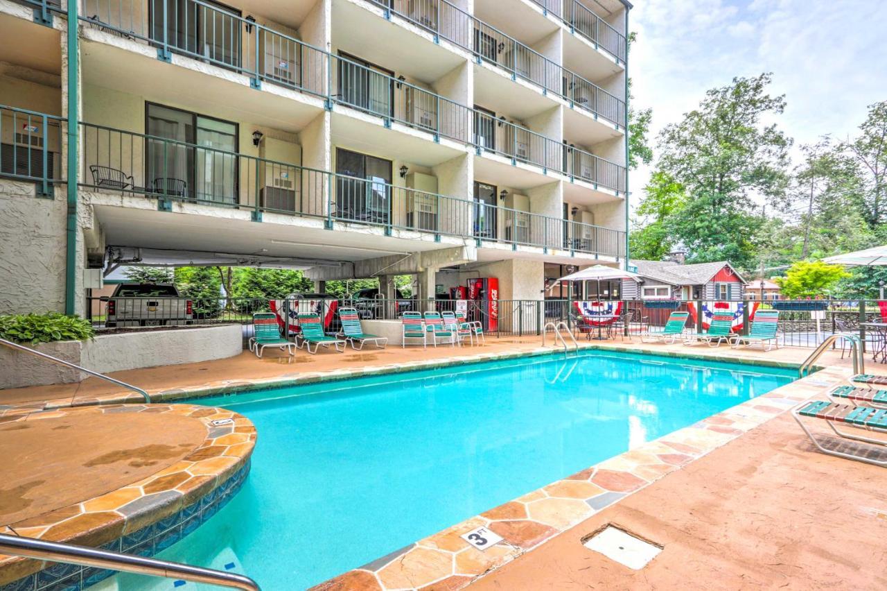 Condo With Balcony, Walk To Dtwn Gatlinburg Fun Εξωτερικό φωτογραφία